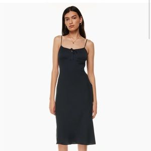 Aritzia Wilfred Bellow Midi dress